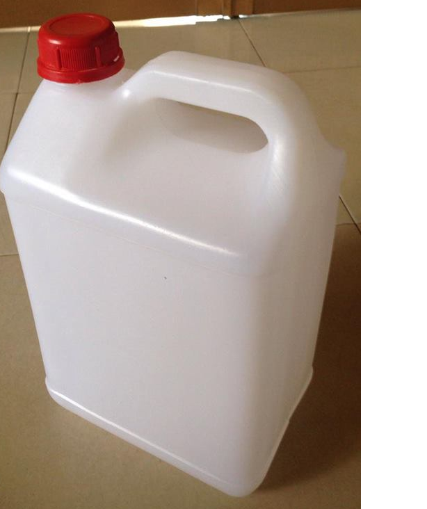 Can nhựa trắng đựng hóa chất